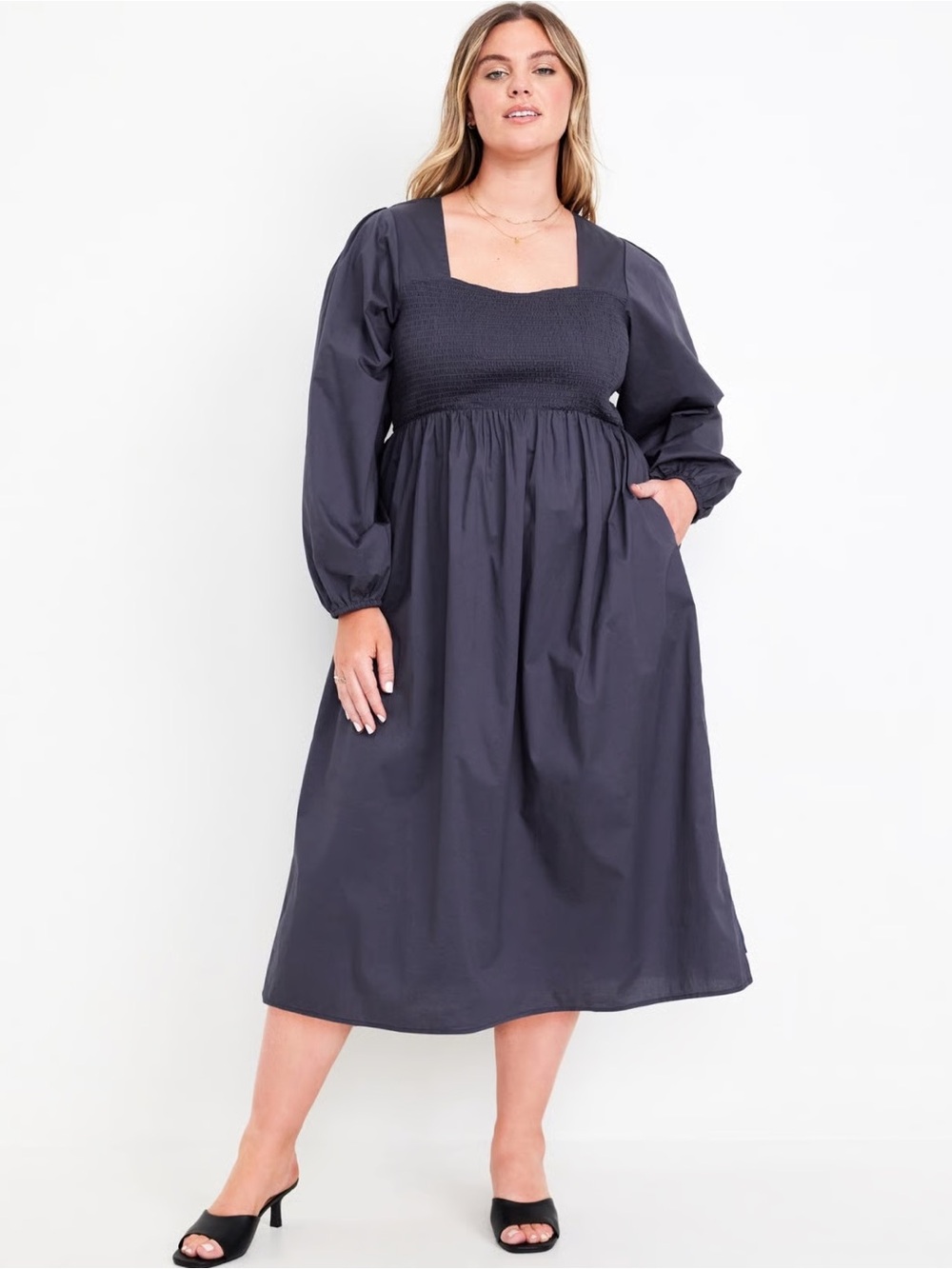 Old Navy long-sleeve smocked midi dress (B8)